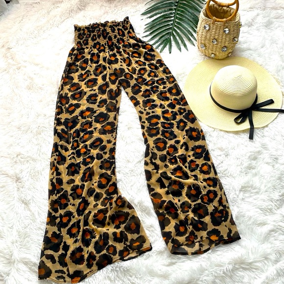 Show Me Your MuMu Pants - Show Me Your Mumu Leopard Print Flare Size Medium PERFECT FOR VACATION